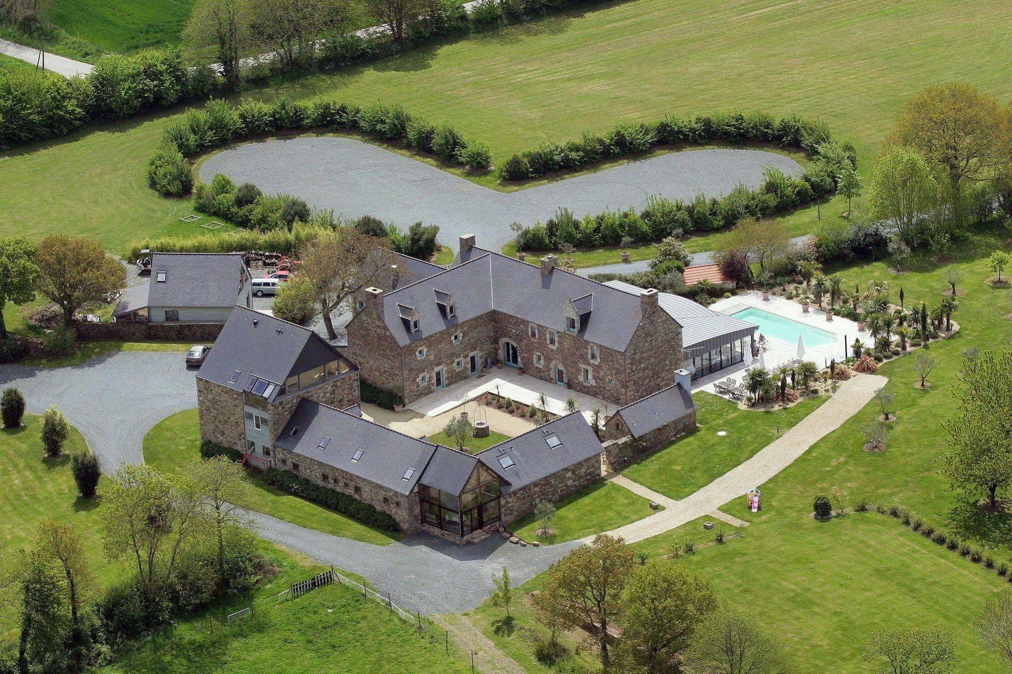 Domaine De Kermodest Hotel Quemper-Guézennec Eksteriør billede